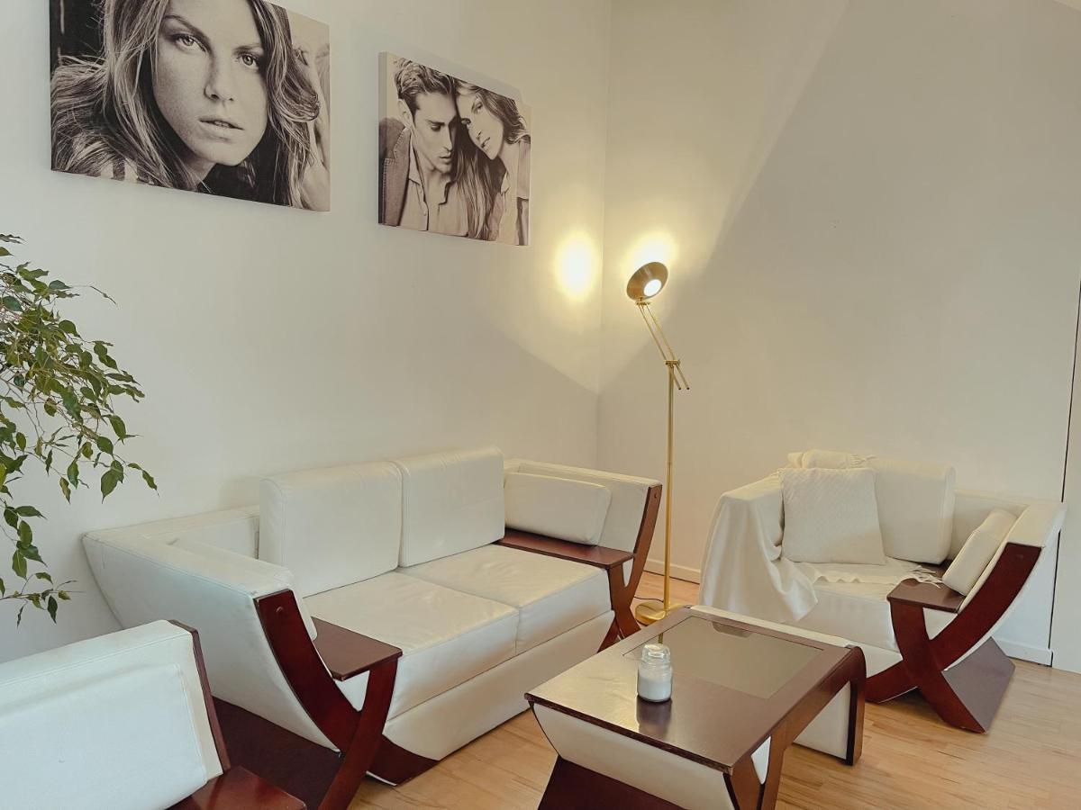 Luxury 150M2 Suite In Most Desirable Area Of Historic Central Виена Екстериор снимка