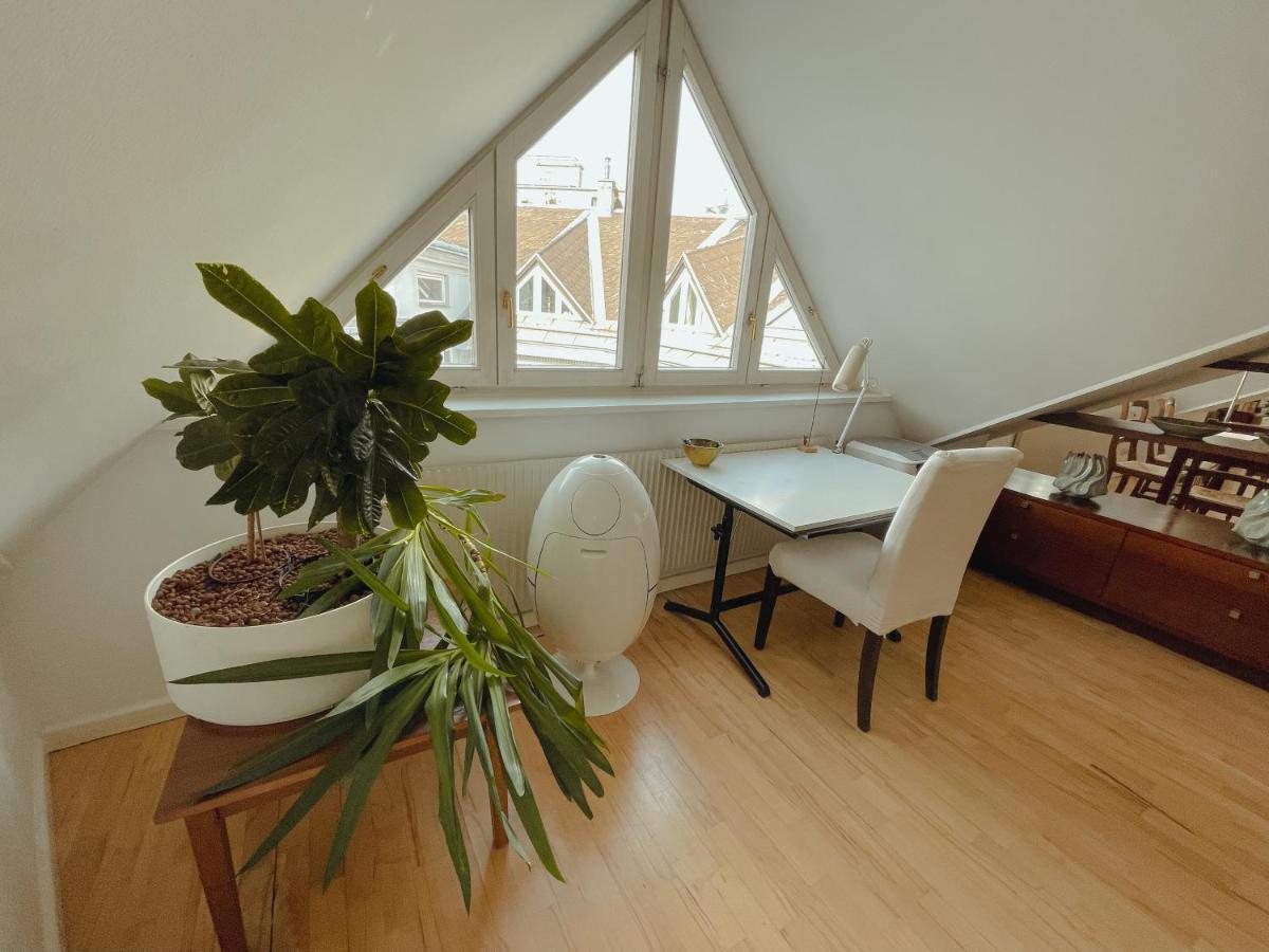 Luxury 150M2 Suite In Most Desirable Area Of Historic Central Виена Екстериор снимка