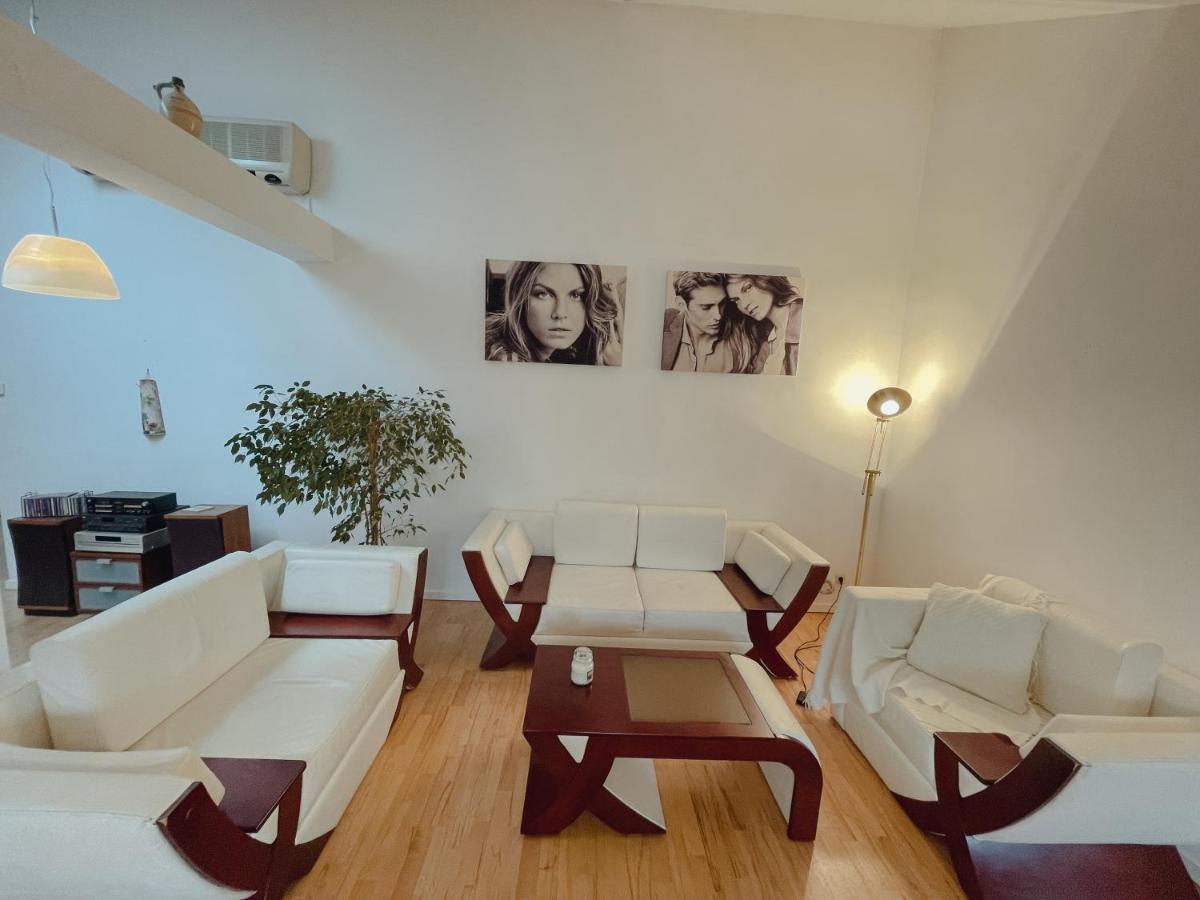 Luxury 150M2 Suite In Most Desirable Area Of Historic Central Виена Екстериор снимка